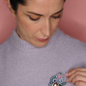 Broche medallon Jupiter Lila3 de Irene Garcia Designer rotated 1