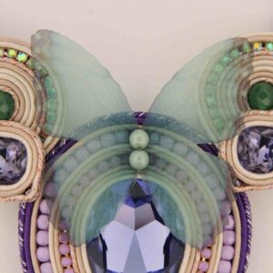 Collar resiliencia verde y morado3 de Irene Garcia Designer