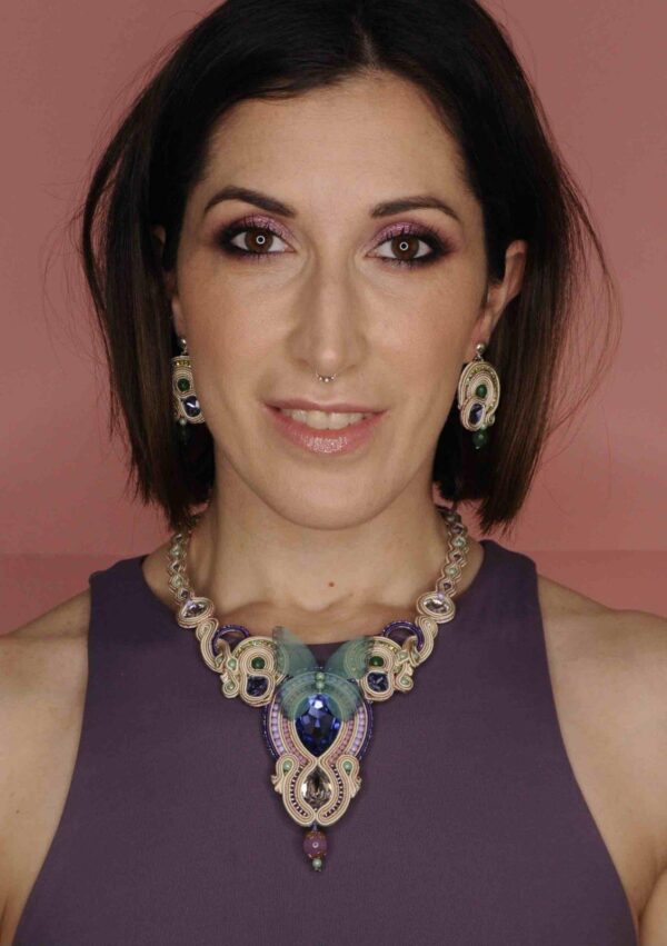 Collar resiliencia verde y morado6 de Irene Garcia Designer