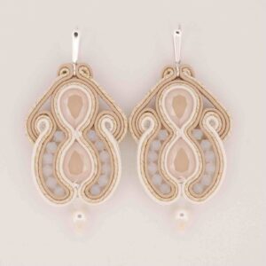 Pendientes Begona crema de Irene Garcia Designer