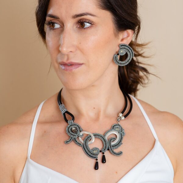 Pendientes Selene plata envejecida2 de Irene Garcia Designer