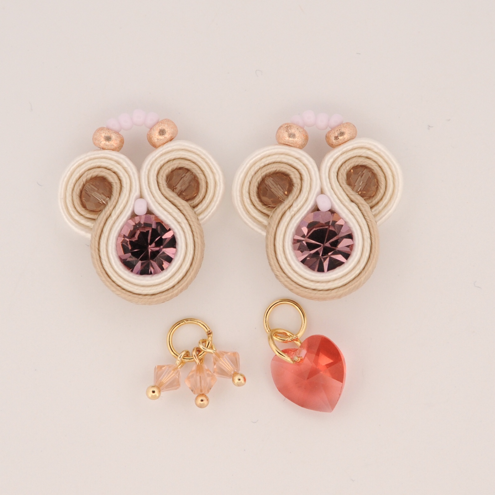 Charms Casiopea malva de Irene Garcia Designe