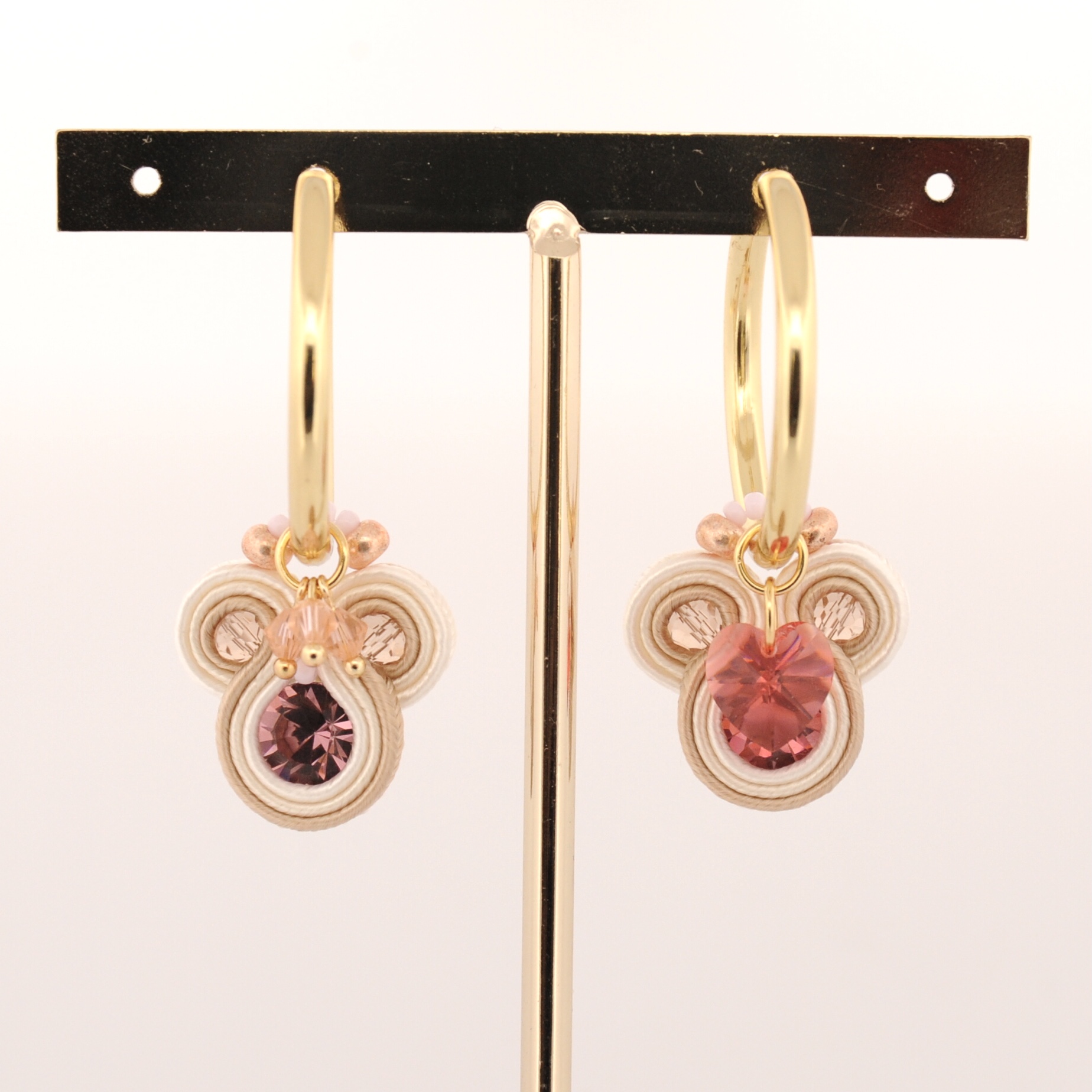 Pendientes Casiopea malva 2 Pendientes Casiopea malva3 de Irene Garcia Designe