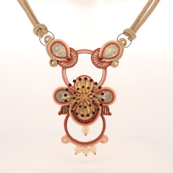 Maxi collar Nora mantequilla3 de Irene Garcia Designer